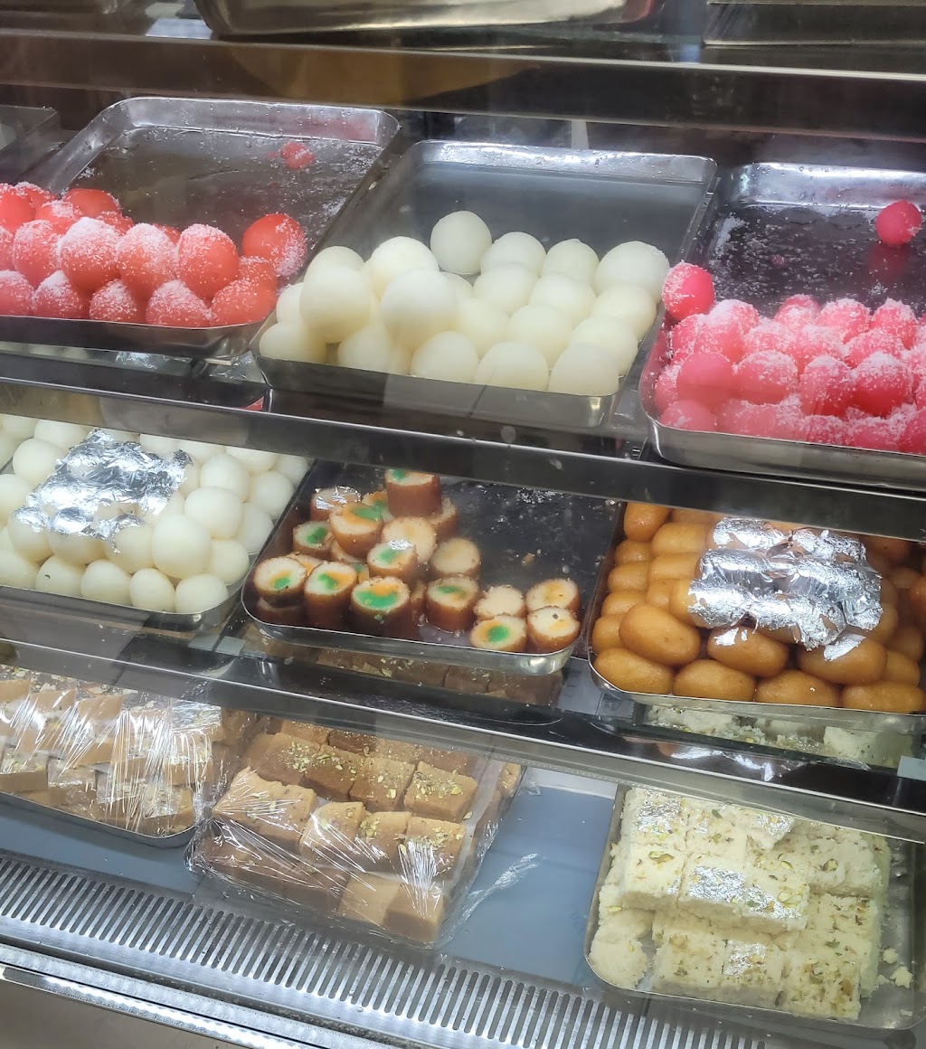 Gians Sweetshop | 31836 South Fraser Way, Abbotsford, BC V2T 1V3, Canada | Phone: (604) 850-6774