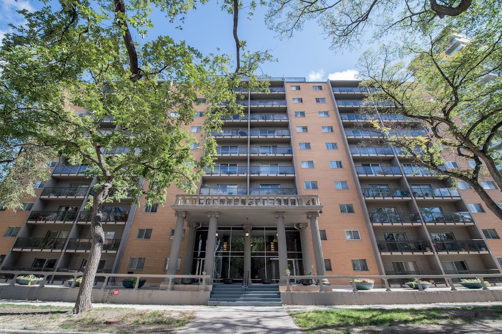 Kelly House Apartments | 15 Carlton St, Winnipeg, MB R3C 1N8, Canada | Phone: (204) 942-5005