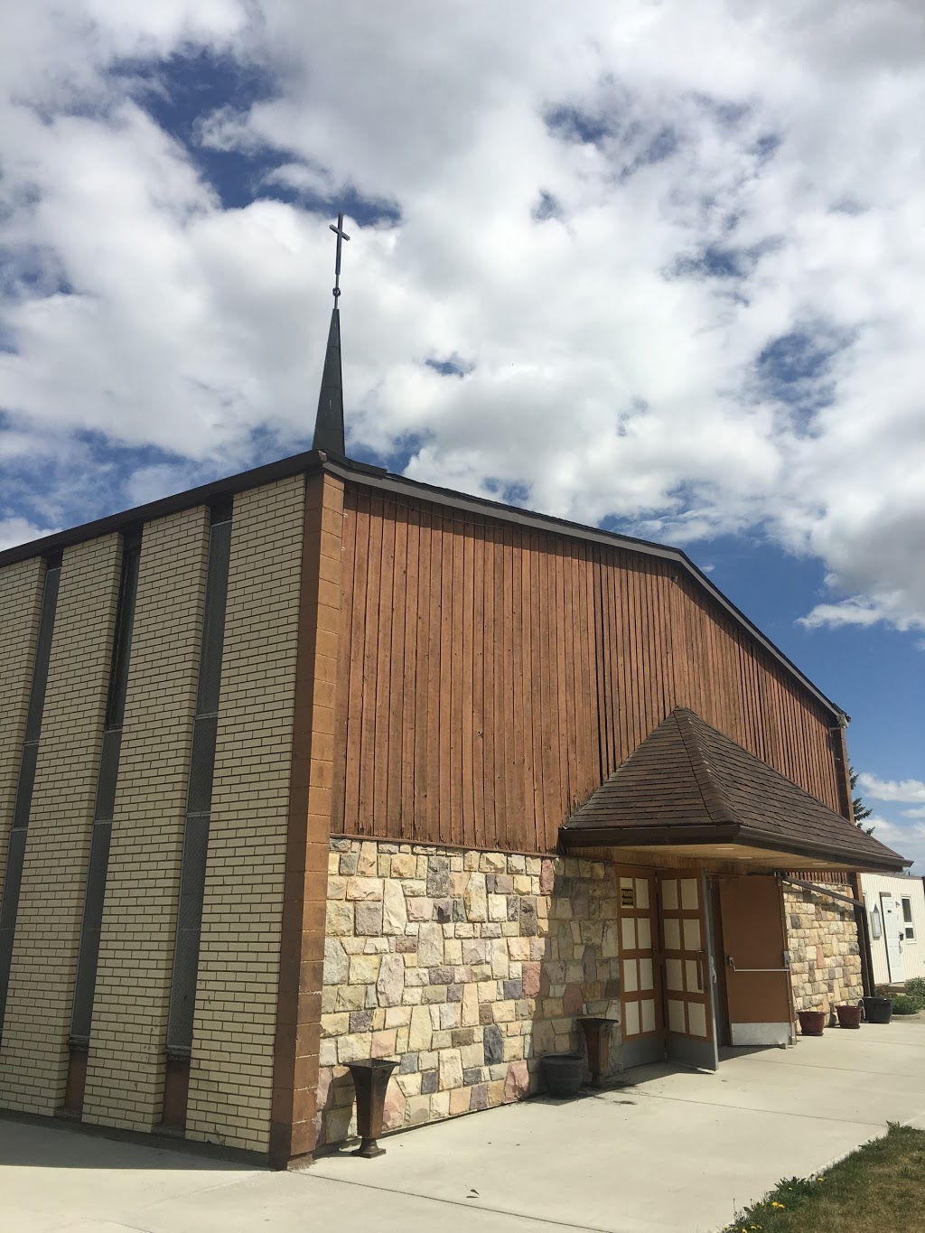 Our Lady of the Assumption Church | 7624 39 Ave NW, Calgary, AB T3B 1X3, Canada | Phone: (403) 283-3746