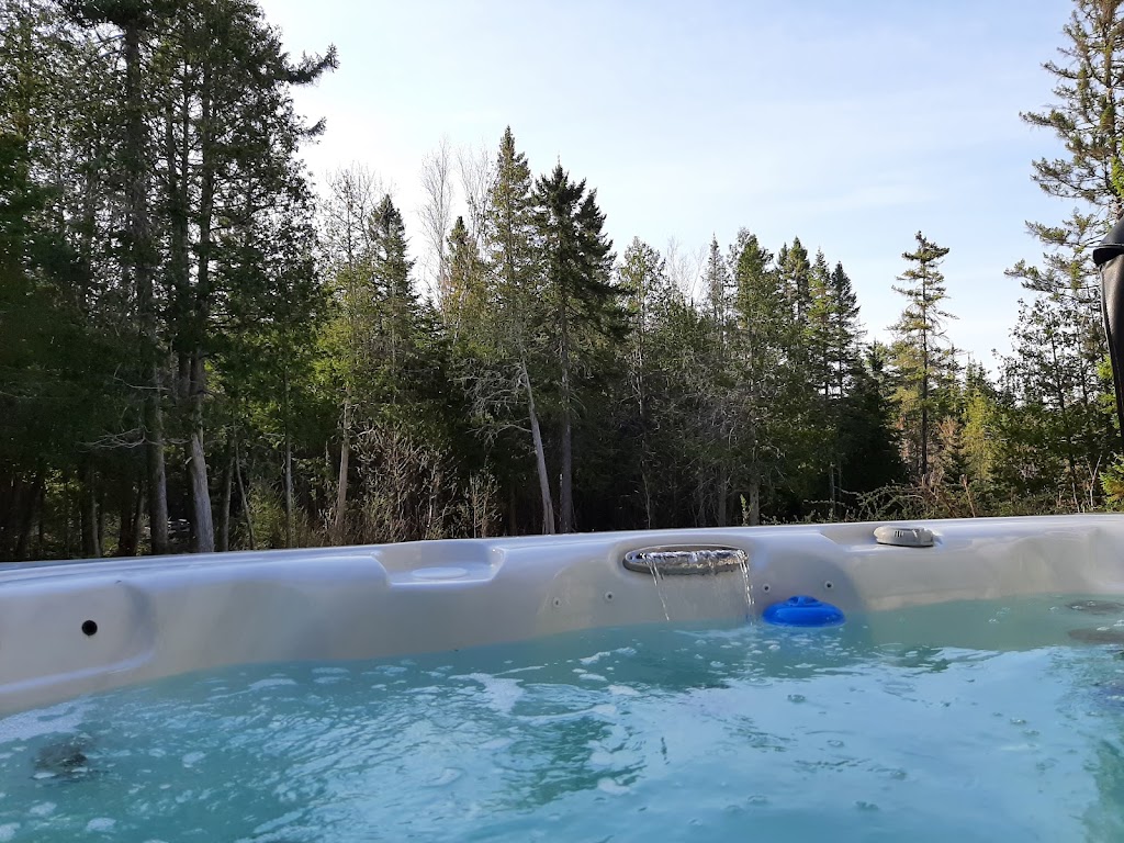 Chalet lAtuk | 351 ch de Quatre-Saisons, Saint-Côme, QC J0K 2B0, Canada | Phone: (514) 616-0583