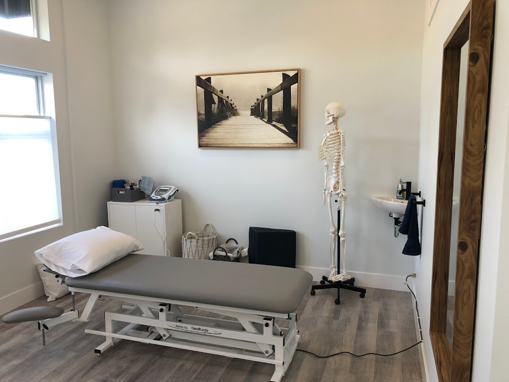 Island View Physiotherapy and Wellness | 1931 Mt Newton Cross Rd #110, Saanichton, BC V8M 2A9, Canada | Phone: (778) 426-1700