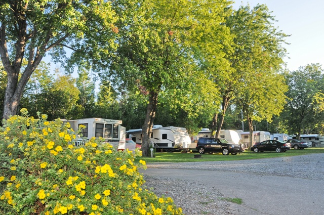 Camping et chalets de la Demi-Lieue | 589 Avenue de Gaspé E, Saint-Jean-Port-Joli, QC G0R 3G0, Canada | Phone: (418) 598-6108