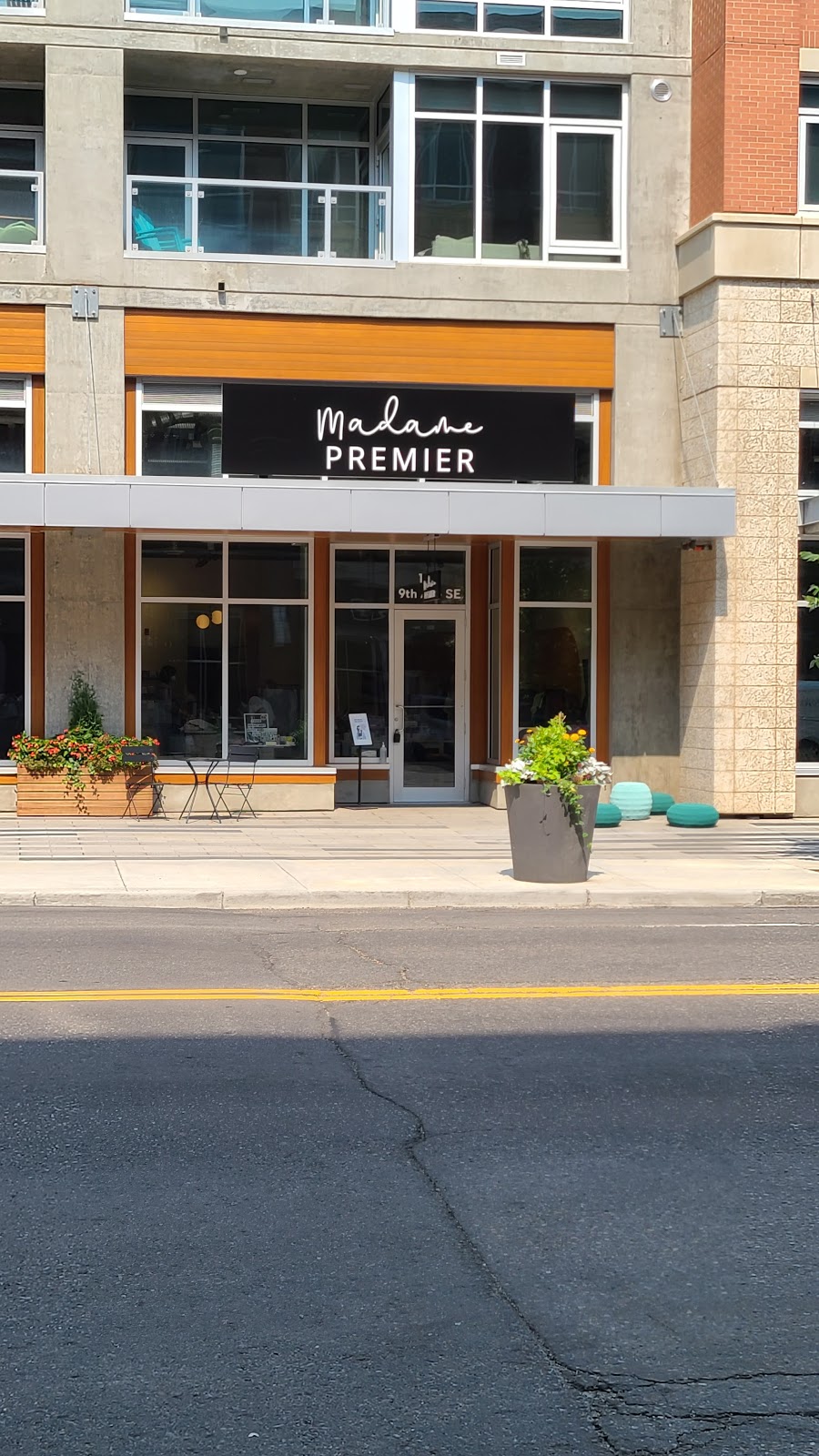 Madame Premier | 1012 9 Ave SE, Calgary, AB T2G 2H5, Canada | Phone: (403) 226-0551