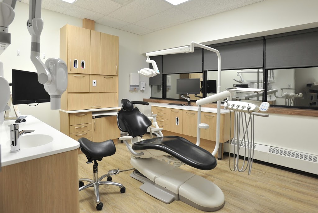 Smiles Dental Docs | 1077 St George Blvd #350, Moncton, NB E1E 4C9, Canada | Phone: (506) 859-7500