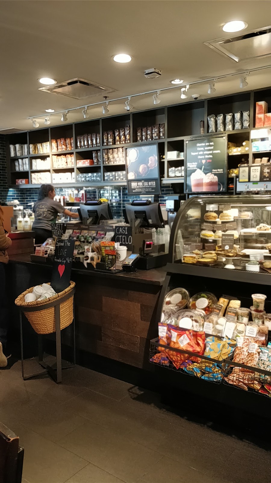 Starbucks | 145 Chadwick Court #151 Lonsdale Quay, North Vancouver, BC V7M 3K1, Canada | Phone: (604) 924-0301