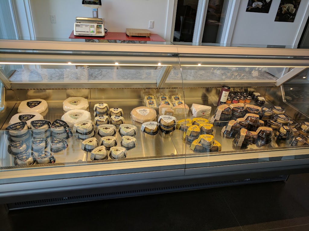 Fromagerie Domaine Féodal | de-Berthier, 1303 Rang de la Rivière-Bayonne S, Sainte-Geneviève-de-Berthier, QC J0K 1A0, Canada | Phone: (450) 836-7979