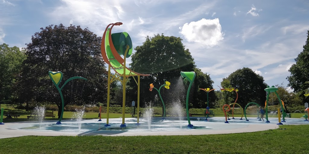 Splash Pad | 2 George St, Elmira, ON N3B 2Y6, Canada | Phone: (519) 669-1647