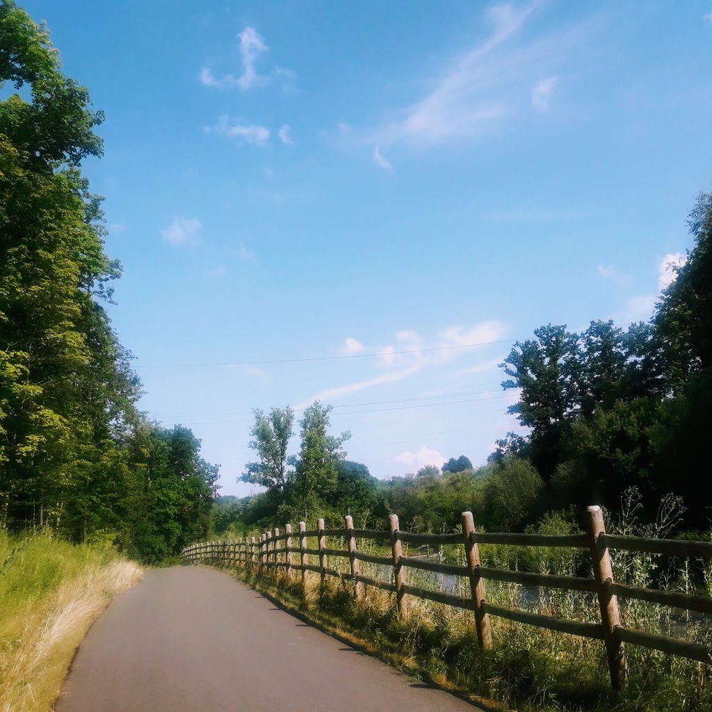 Etobicoke Creek Trail (Eglinton Entrance) | Unnamed Road, Etobicoke, ON M9C 5A5, Canada