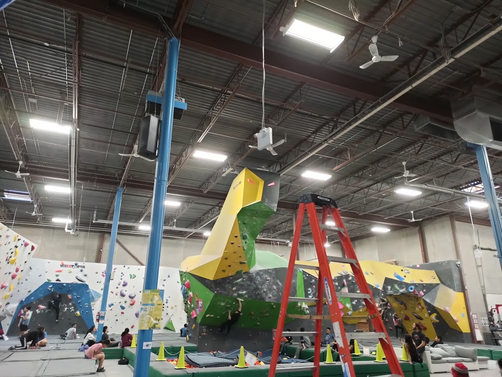 Hub Climbing Markham | 165 McIntosh Dr, Markham, ON L3R 0N6, Canada | Phone: (905) 604-4588