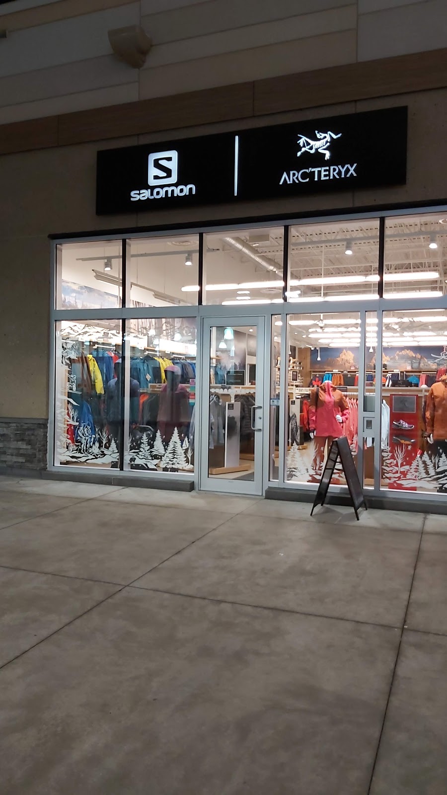 Salomon Arcteryx | 300 Taylor Rd #743, Niagara-on-the-Lake, ON L0S 1J0, Canada | Phone: (905) 704-4647