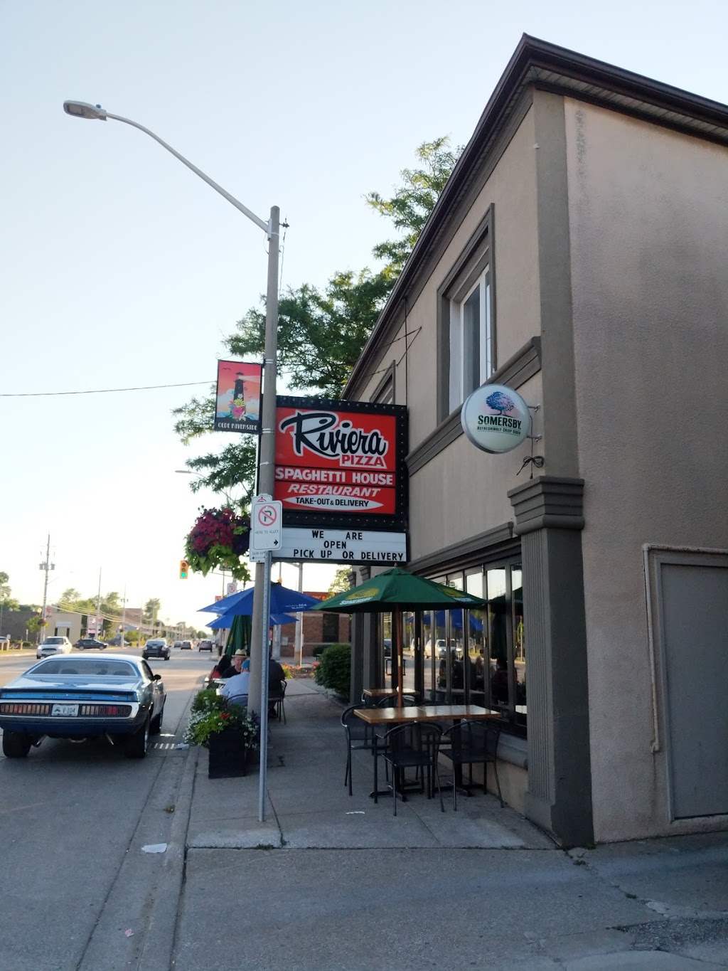 Riviera Pizza & Spaghetti House | 5760 Wyandotte St E, Windsor, ON N8S 1M6, Canada | Phone: (519) 945-2331