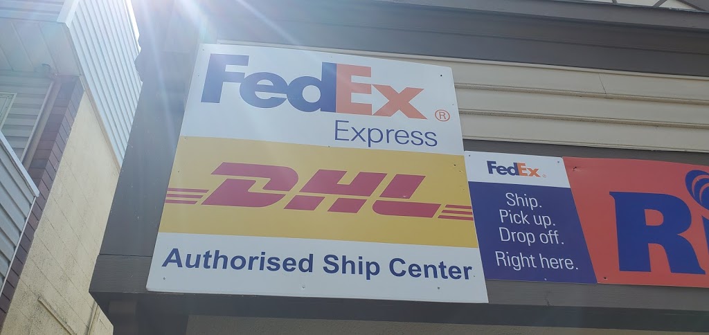 DHL | 27114 Fraser Hwy, Aldergrove, BC V4W 3P6, Canada | Phone: (672) 999-8228