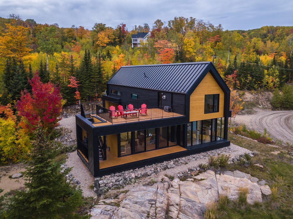 Chalet monrocher | 37 Promenade du Saint-Laurent, Petite-Rivière-Saint-François, QC G0A 2L0, Canada | Phone: (514) 497-1642