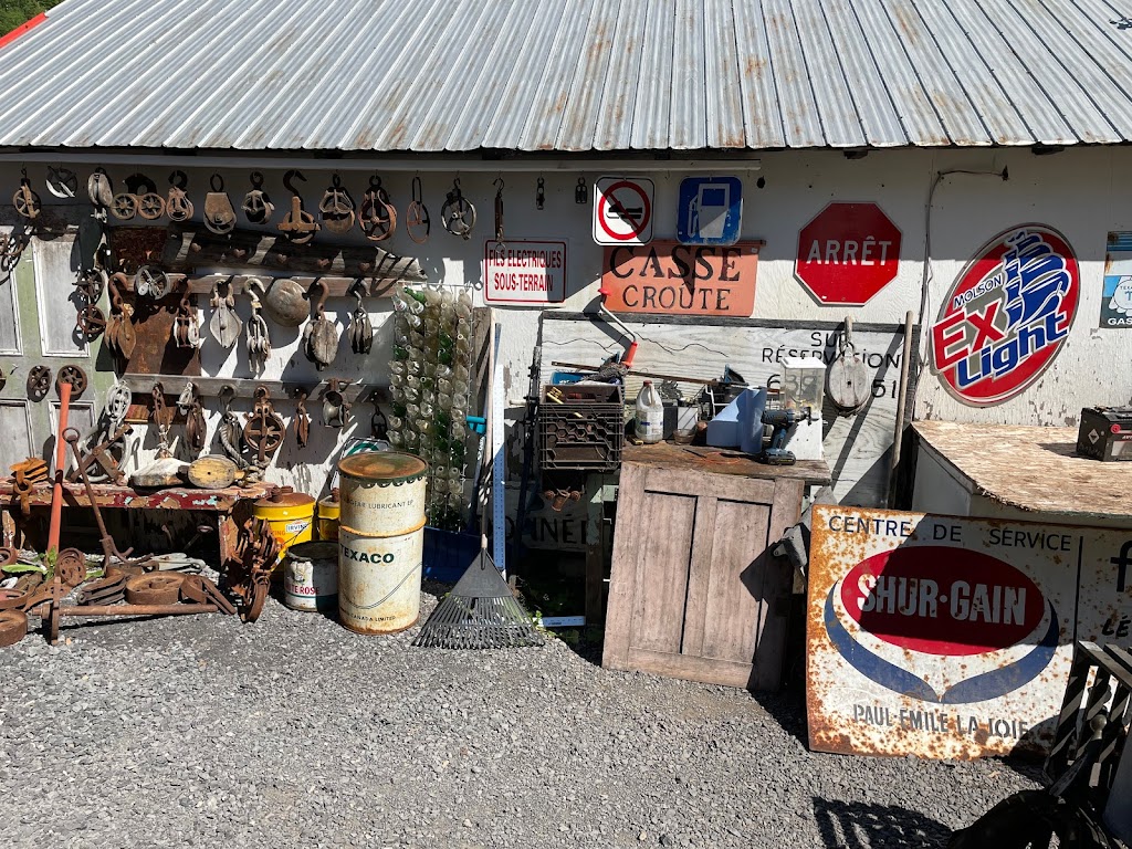 Brocante Des Sept Côtes | 3345 Bd Malcolm-Fraser, La Malbaie, QC G5A 2J6, Canada | Phone: (418) 434-1041