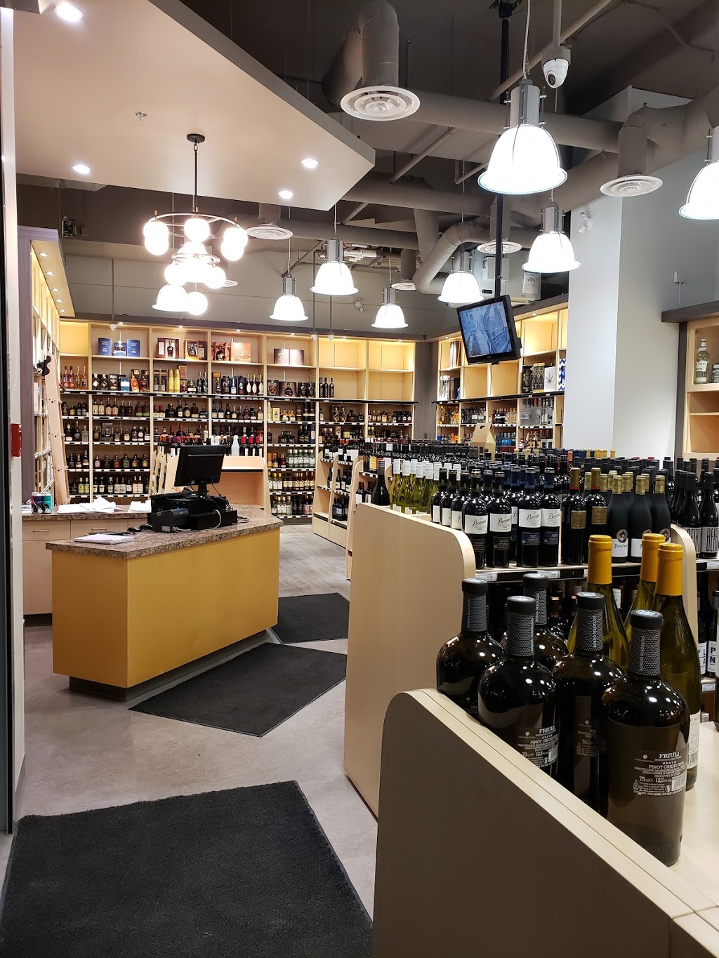 Glenora Fine Wines & Spirits | 14101 West Block Dr NW #190, Edmonton, AB T5N 1L5, Canada | Phone: (780) 447-2909