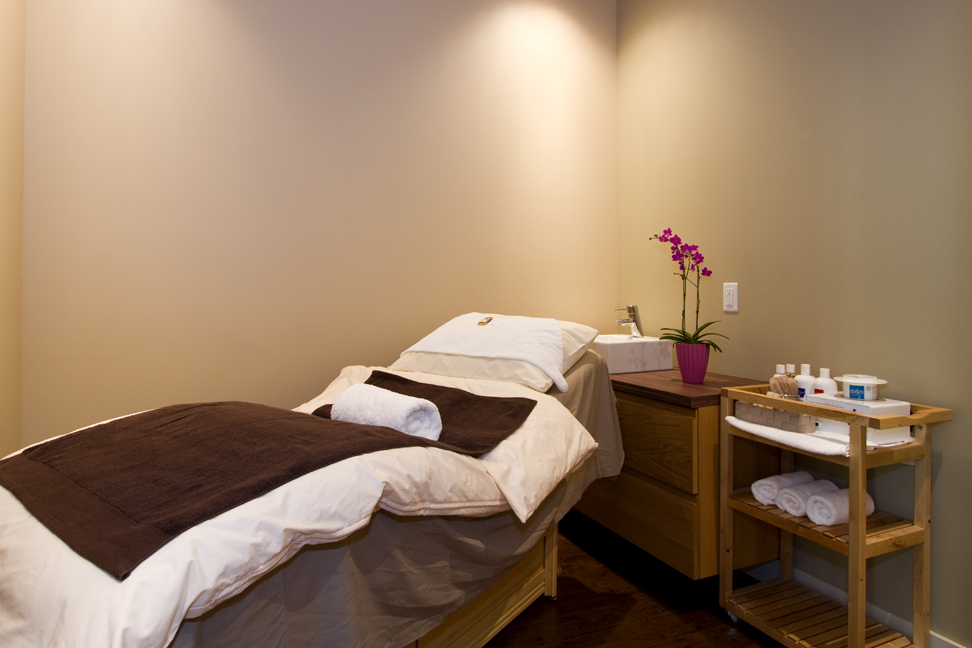 Limina Thai Wellness & Spa | New Westminster Station 2 nd Floor > 263, 800 Carnarvon St, New Westminster, BC V3M 0G3, Canada | Phone: (604) 525-0805