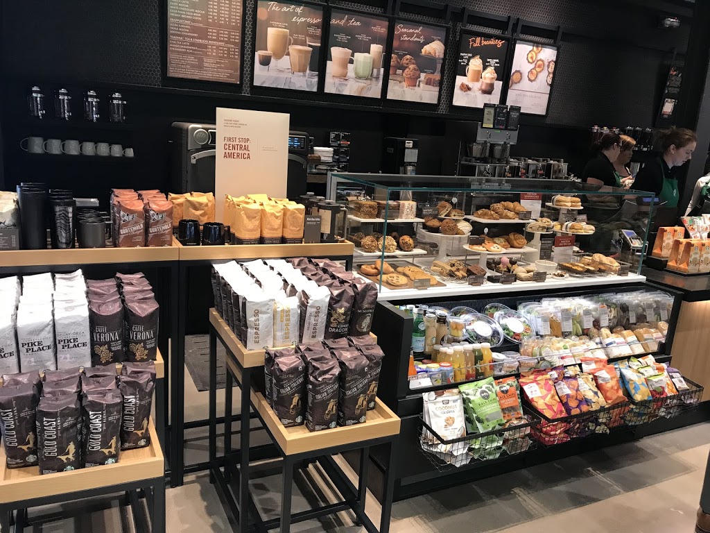 Starbucks | 17600 Yonge St, Newmarket, ON L3Y 4Z1, Canada | Phone: (905) 895-9411