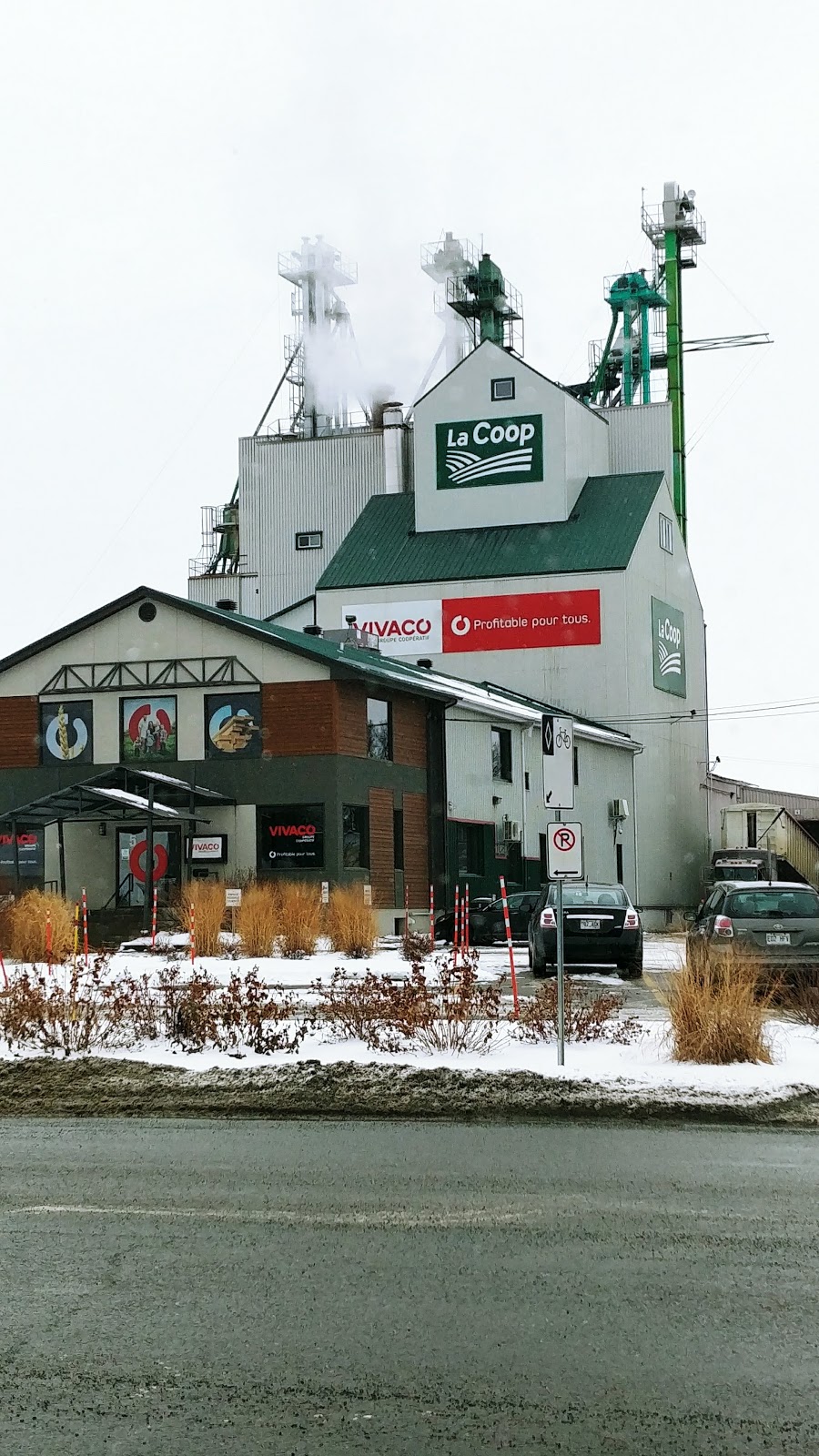 VIVACO cooperative group | The head office | 5 Av. Pie-X, Victoriaville, QC G6P 4R8, Canada | Phone: (819) 758-4770