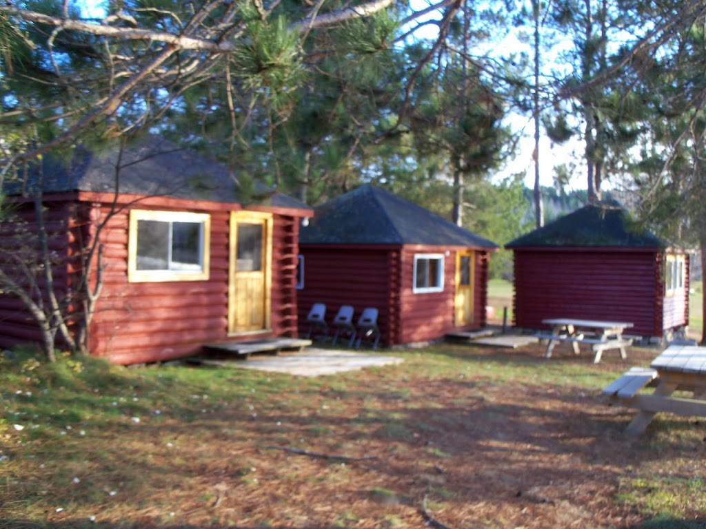 Red Deer Log Cabins | 6471 Highway 523, Madawaska, ON K0J 2C0, Canada | Phone: (613) 637-5215