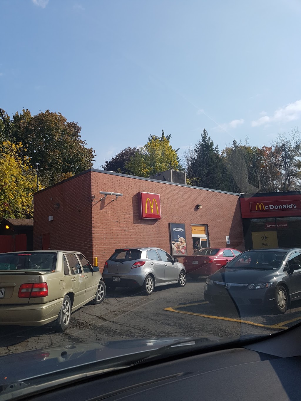 McDonalds | 2335 Rue Saint-Louis, Gatineau, QC J8V 1J2, Canada | Phone: (819) 246-3221