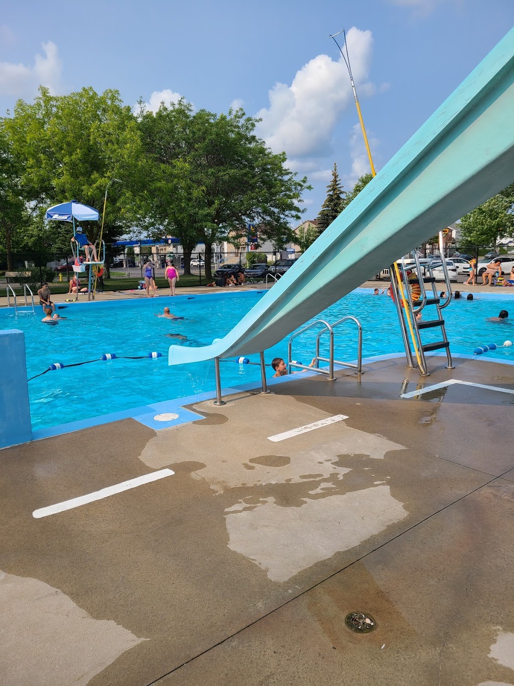 Piscine Des Saules | 100 Rue Saint-Saëns O, Laval, QC H7H 1H9, Canada | Phone: (450) 628-0931