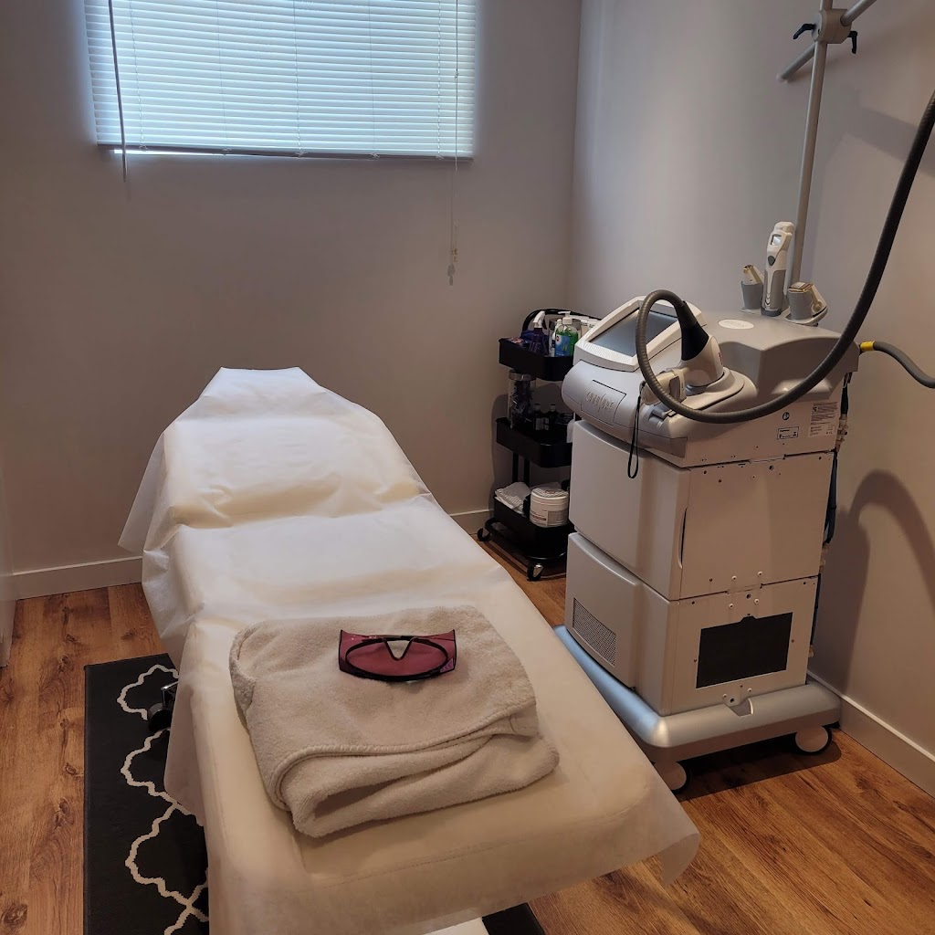 La Clinique Divine Médico-esthétique | 697 Rue Jean-Dallaire, Laval, QC H7L 6J1, Canada | Phone: (438) 922-9470