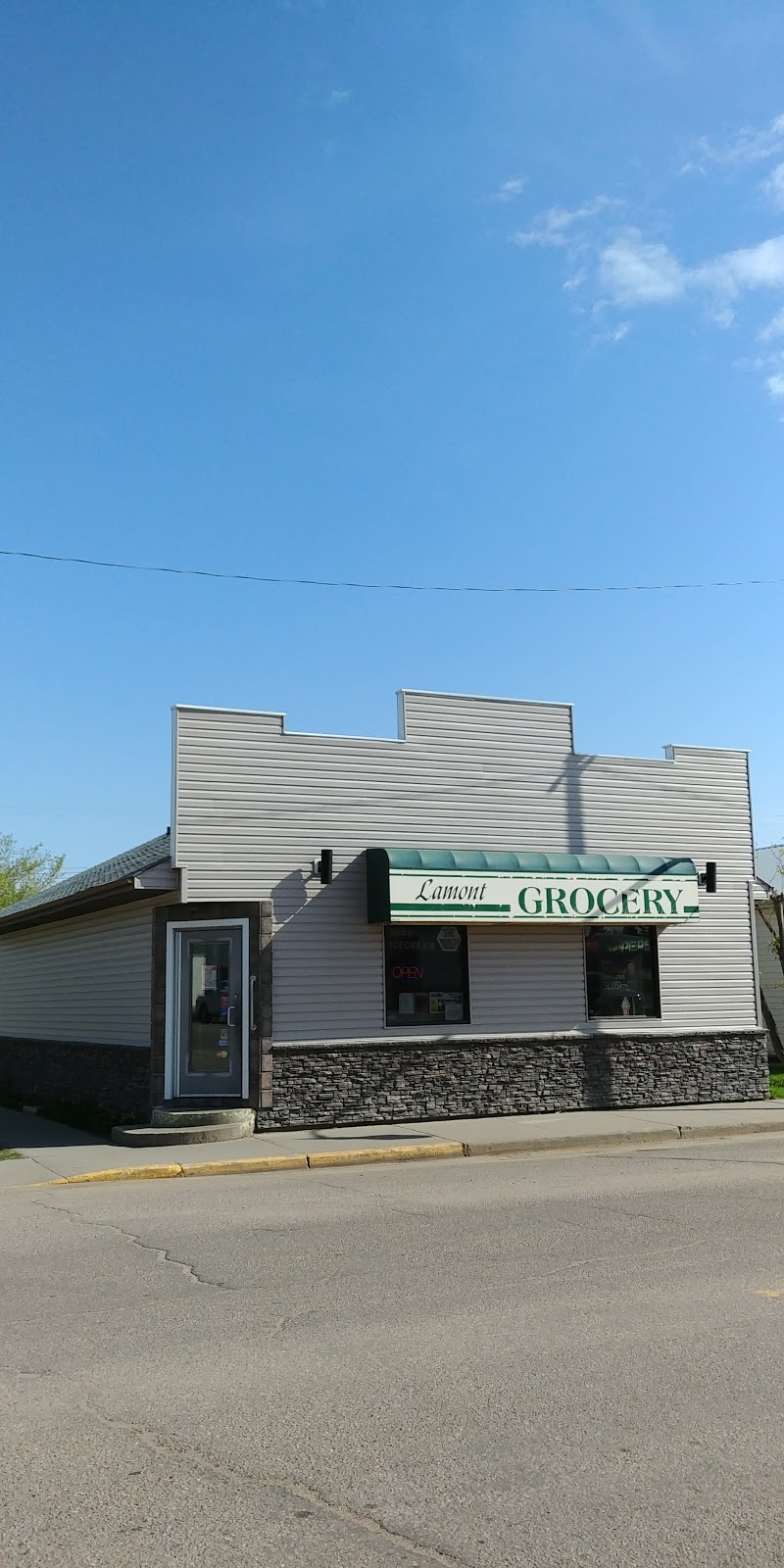 Lamont Grocery | 5040 50 Ave, Lamont, AB T0B 2R0, Canada | Phone: (780) 895-2587