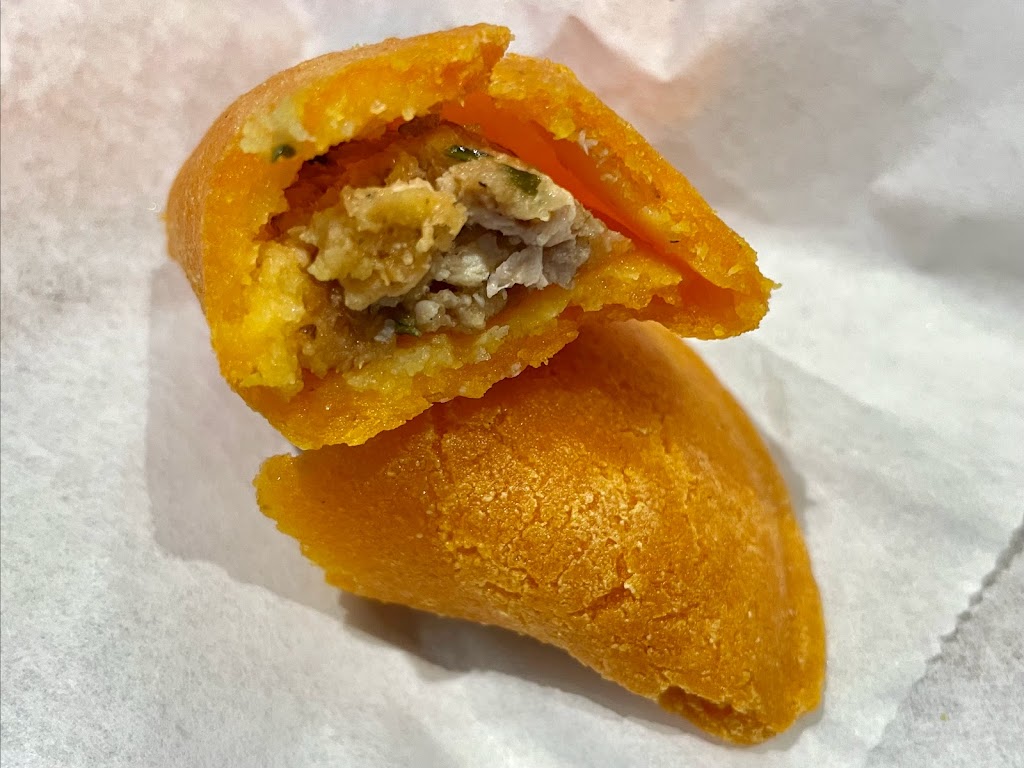 Real Empanada Corporation | 825 Dundas St W, Toronto, ON M6J 1V4, Canada | Phone: (416) 936-8346