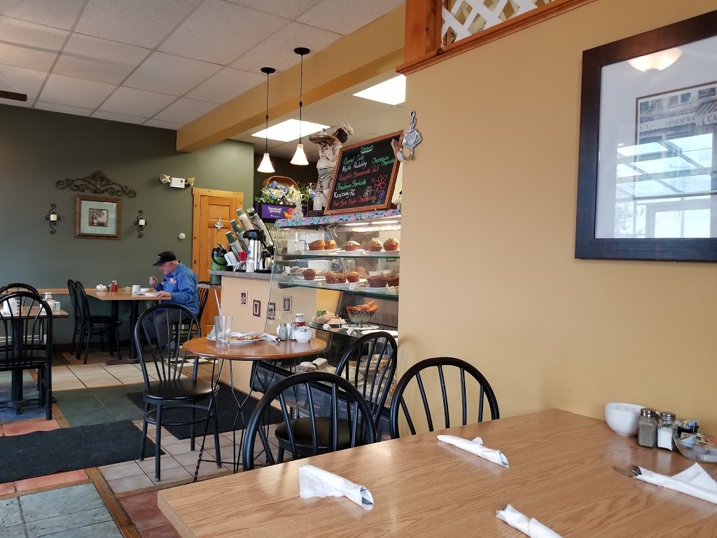 Roasters Cafe & Deli | 4267 US-5, Newport, VT 05855, USA | Phone: (802) 334-6556