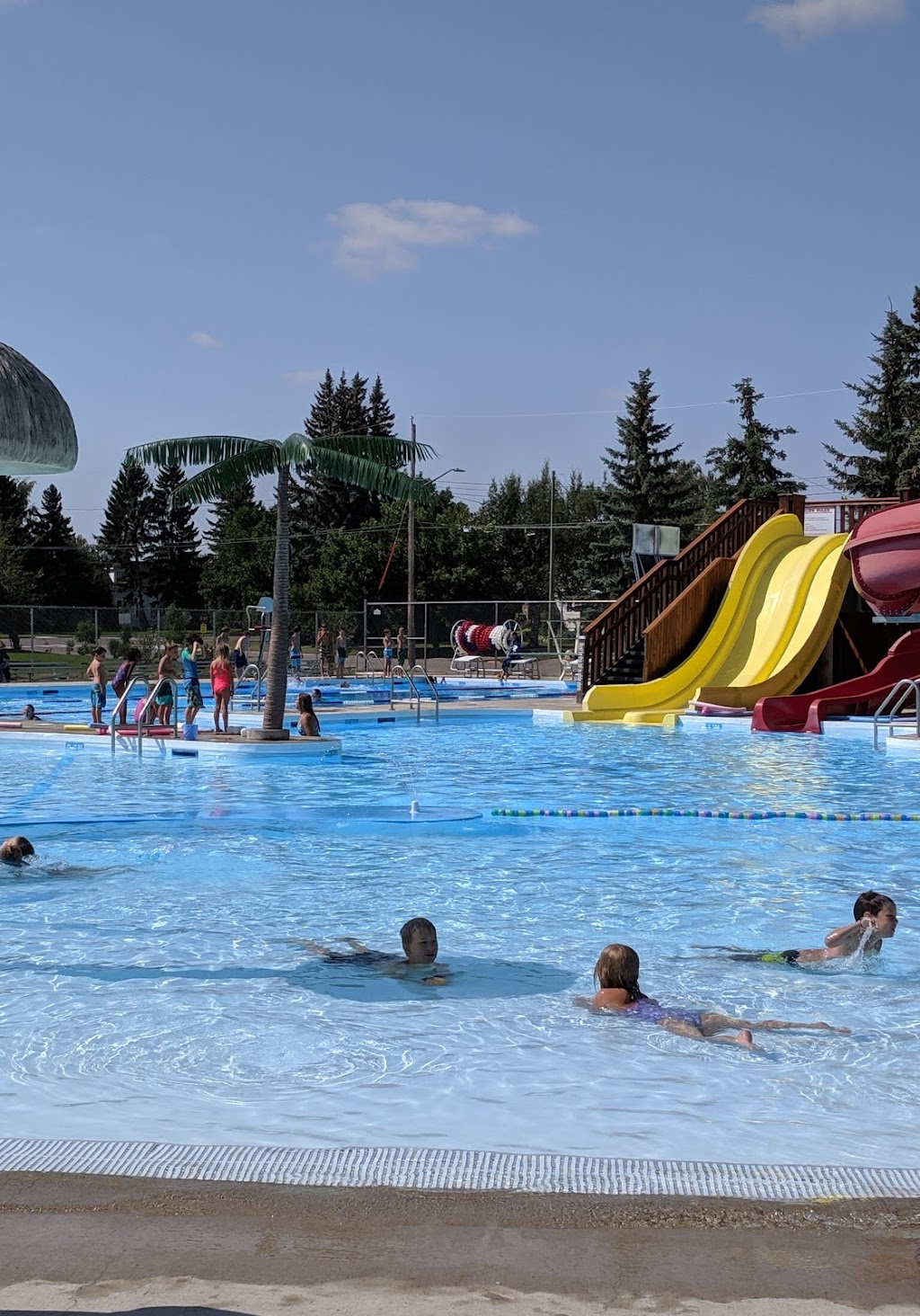 Raymond Aquatic Centre | 60 N 100 W, Raymond, AB T0K 2S0, Canada | Phone: (403) 752-4781