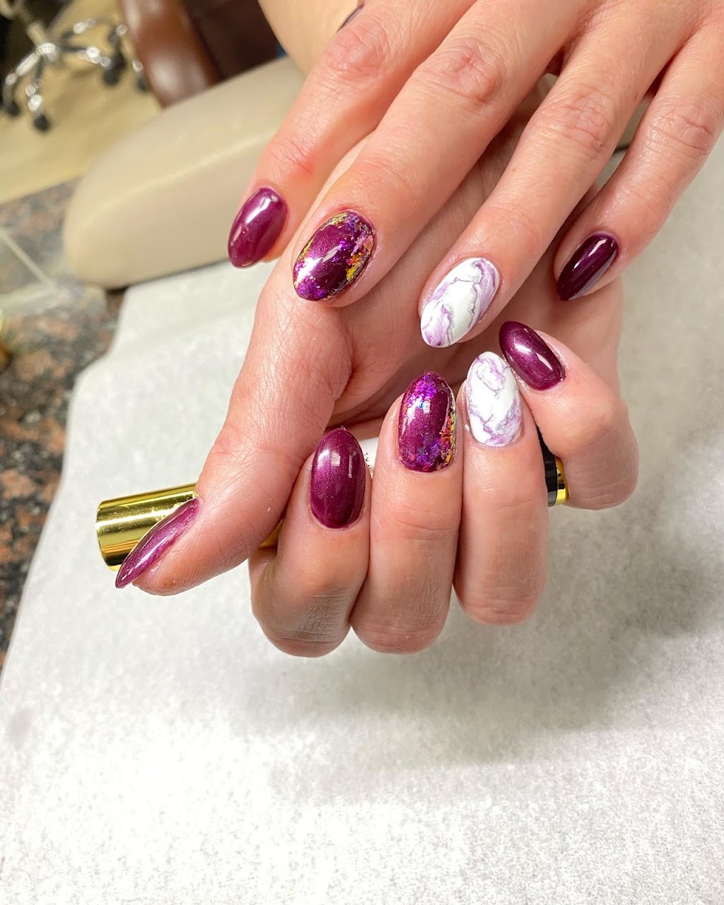 Lauras lovely nails & spa | 761 Bayridge Dr, Kingston, ON K7P 2P1, Canada | Phone: (613) 384-5588