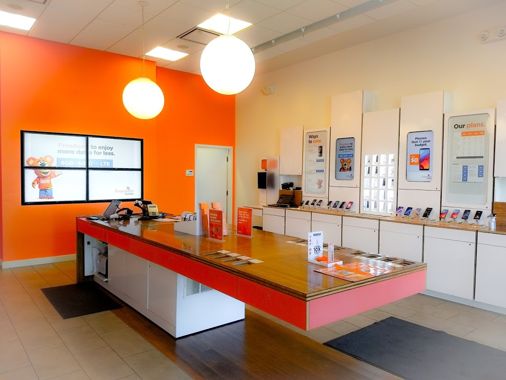 Freedom Mobile | Colossus Shopping Centre, 7601 Weston Rd Unit 131B, Woodbridge, ON L4L 9J8, Canada | Phone: (647) 260-1407