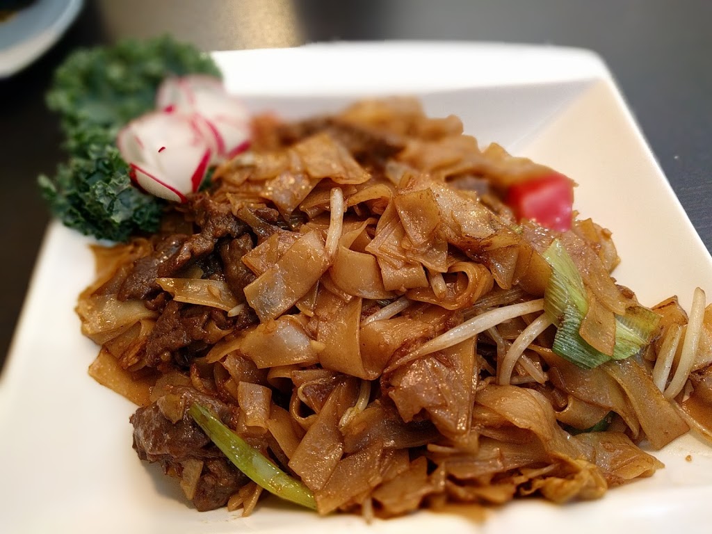 Bangkok Cuisine | 1500 Weber St E, Kitchener, ON N2A 2Y5, Canada | Phone: (519) 748-7676