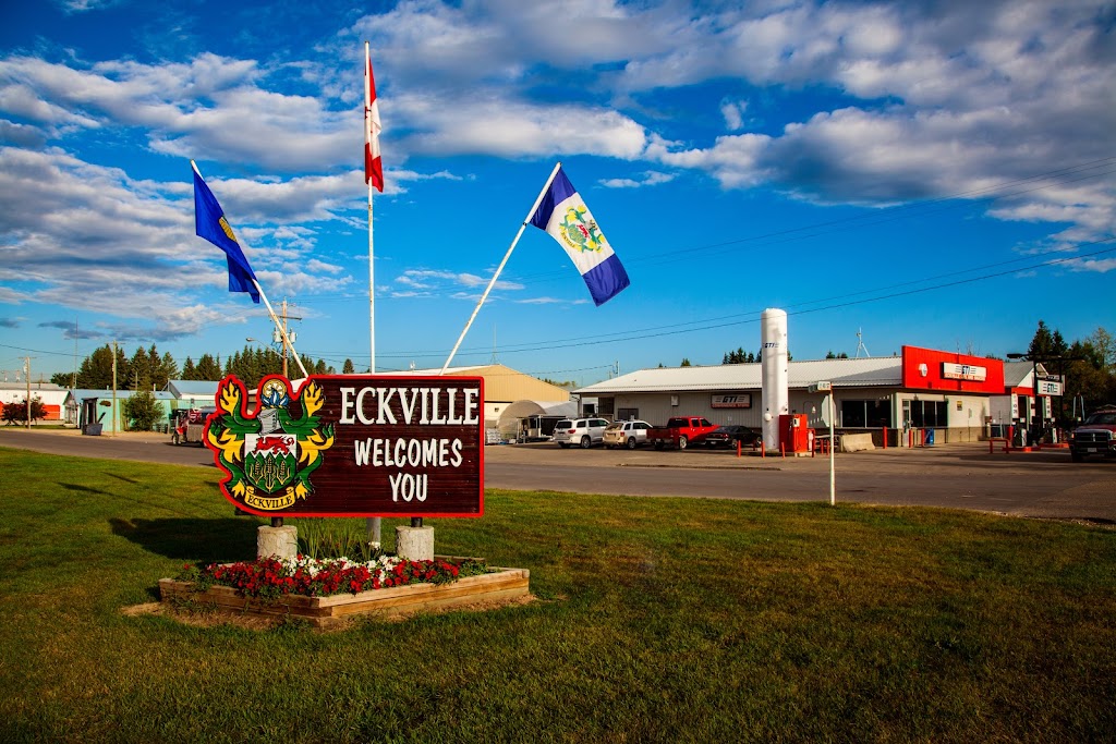 Eckville Estates Mobile Home Park | 5823 52 St, Eckville, AB T0M 0X0, Canada | Phone: (403) 318-3788