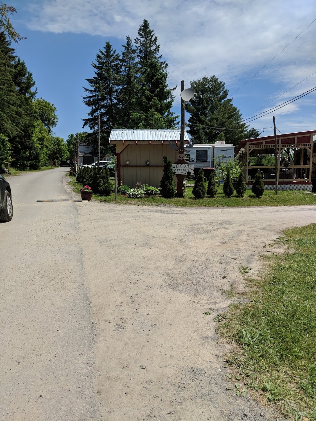 Maple View Campground | 1207 Landry St, Clarence Creek, ON K0A 1N0, Canada | Phone: (613) 488-9980