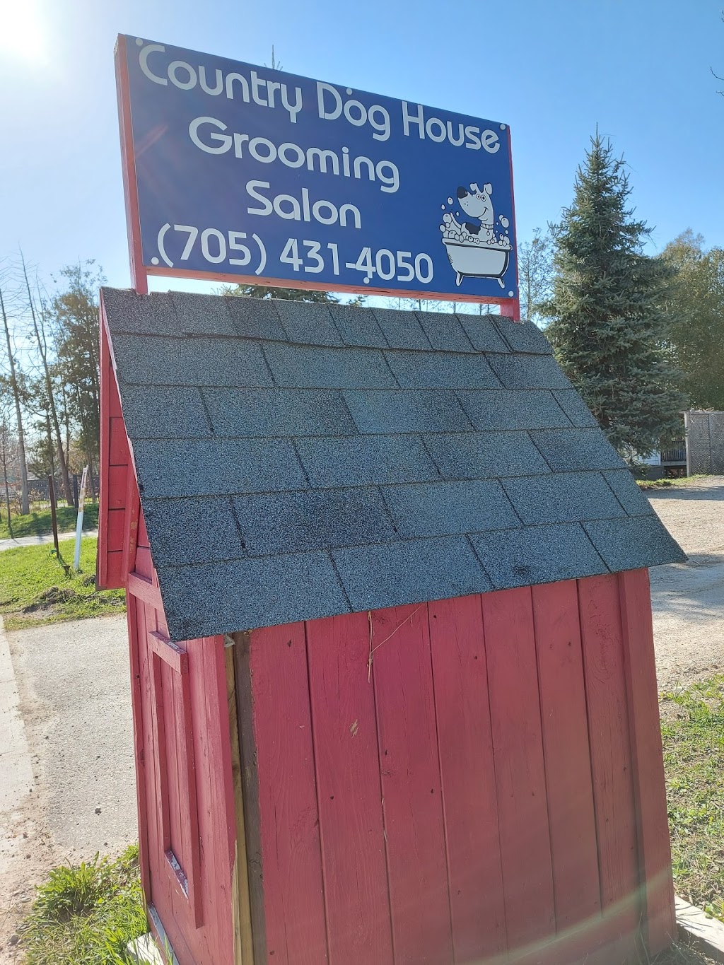 Country Dog House Grooming Salon | 864 Innisfil Beach Rd, Innisfil, ON L9S 2C2, Canada | Phone: (705) 431-4050