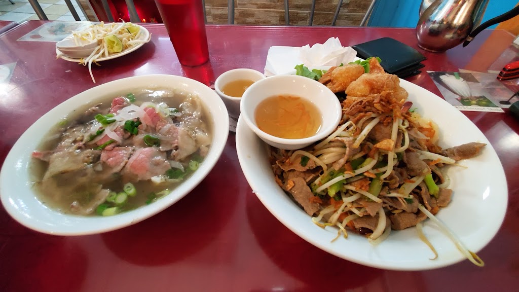 Pho Bo Ga 2 Snack Bar | 857 Somerset St W, Ottawa, ON K1R 6R6, Canada | Phone: (613) 695-7089