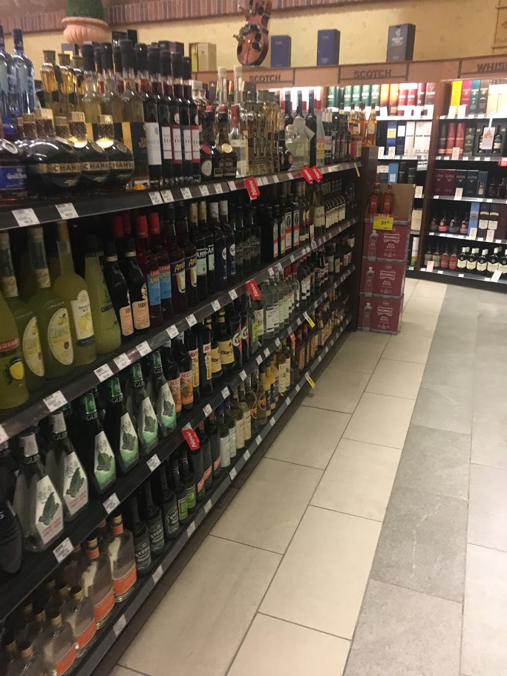 Oakridge Co-op Wine Spirits Beer | 2570 Southland Dr SW, Calgary, AB T2V 4J8, Canada | Phone: (403) 299-5444