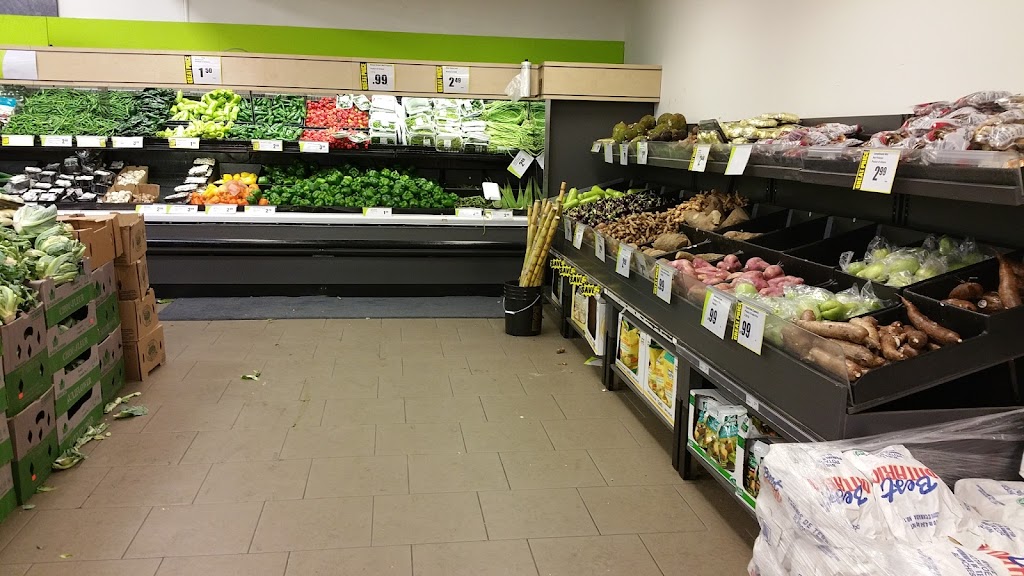 FreshCo McArthur & LaFontaine | 320 McArthur Ave., Ottawa, ON K1L 5G2, Canada | Phone: (613) 744-4343