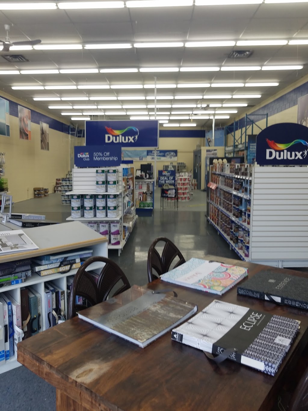 Dulux Paints | 583 Niagara St, Welland, ON L3C 1L9, Canada | Phone: (905) 735-0299