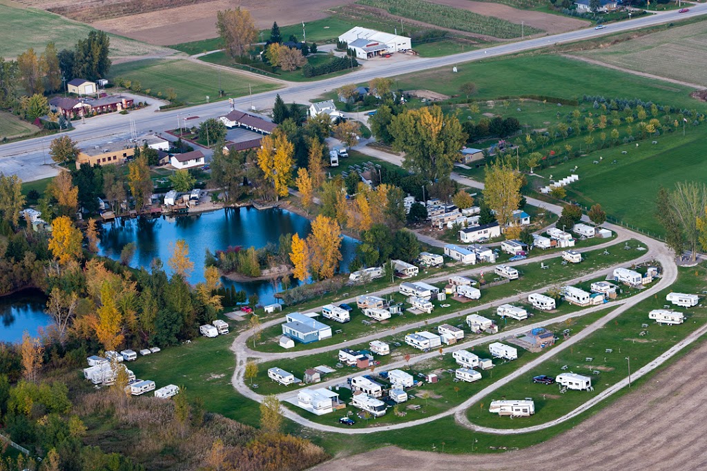 Country View Motel & RV Camping Resort | 4569 London Line, Wyoming, ON N0N 1T0, Canada | Phone: (519) 845-3394