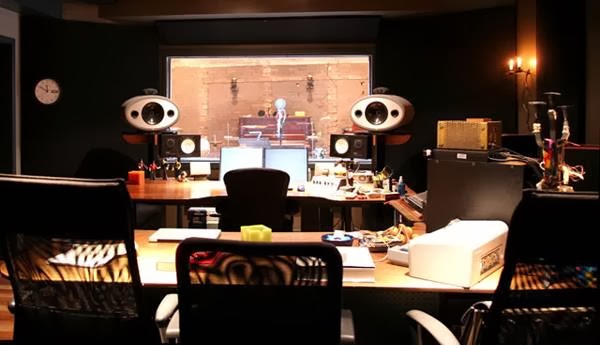 Planet Studios | 6555 Av. Papineau, Montréal, QC H2G 2X3, Canada | Phone: (514) 728-4449