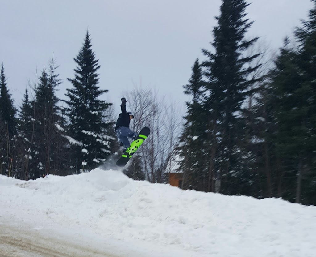 Chalet Repère du Massif | 13 Promenade du St-Laurent,, Petite-Rivière-Saint-François, QC G0A 2L0, Canada | Phone: (514) 891-6154