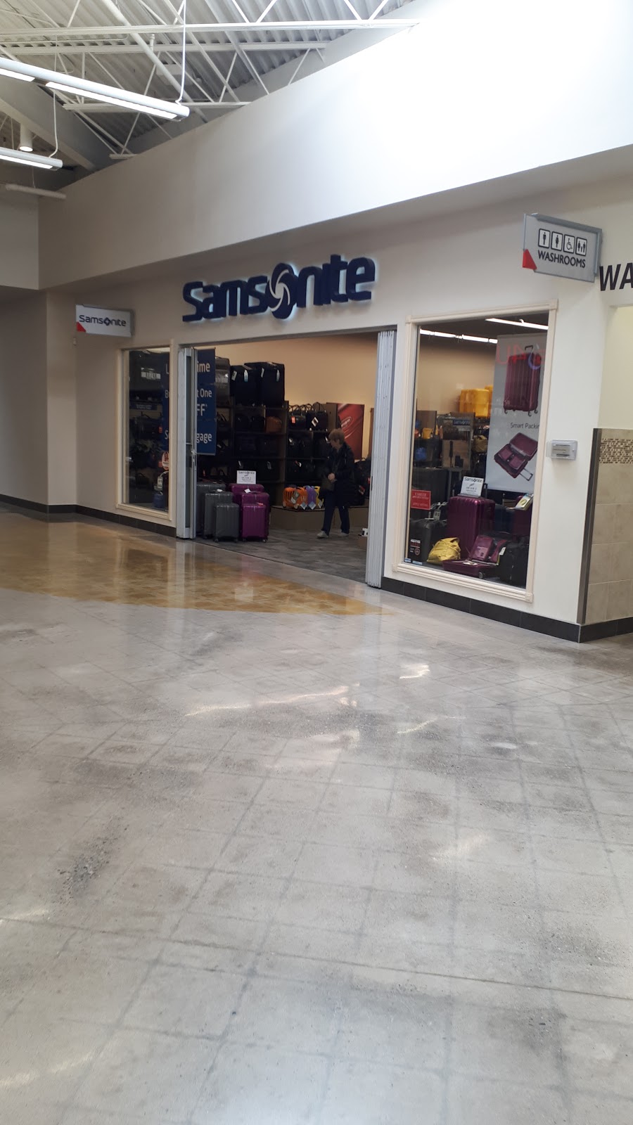 Samsonite Company Store | RR#1, 3311 Simcoe 89 C15-C16, Cookstown, ON L0L 1L0, Canada | Phone: (705) 458-1443