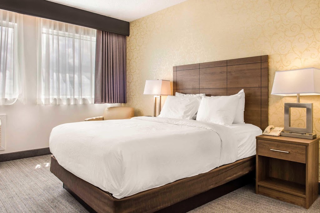 Quality Hotel Dorval Aeroport | 7700 Chemin de la Côte-de-Liesse, Saint-Laurent, QC H4T 1E7, Canada | Phone: (514) 731-7821