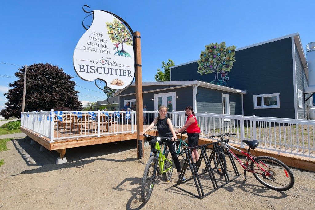 Aux Fruits du Biscuitier | 3387 Chemin des Coudriers, Saint-Bernard-sur-Mer, QC G0A 3J0, Canada | Phone: (418) 600-8123