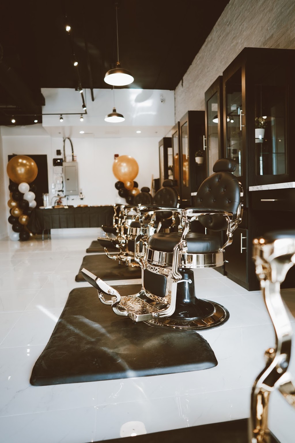 Gents & Kings Barberlounge | 64 Frederick Dr unit 102, Guelph, ON N1L 0E9, Canada | Phone: (519) 763-7700