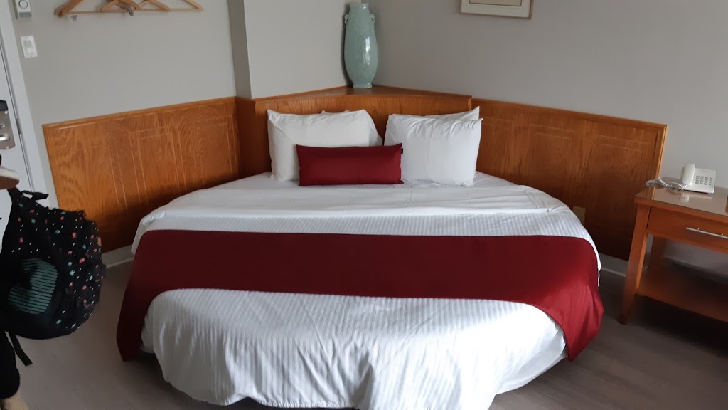 Hotel Bromont | 125 Boulevard de Bromont, Bromont, QC J2L 2K7, Canada | Phone: (450) 534-3790