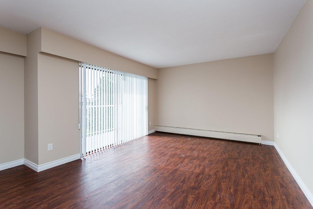 Chateau Delon Apartments | 7425 18th Ave, Burnaby, BC V3N 1H6, Canada | Phone: (604) 259-6014