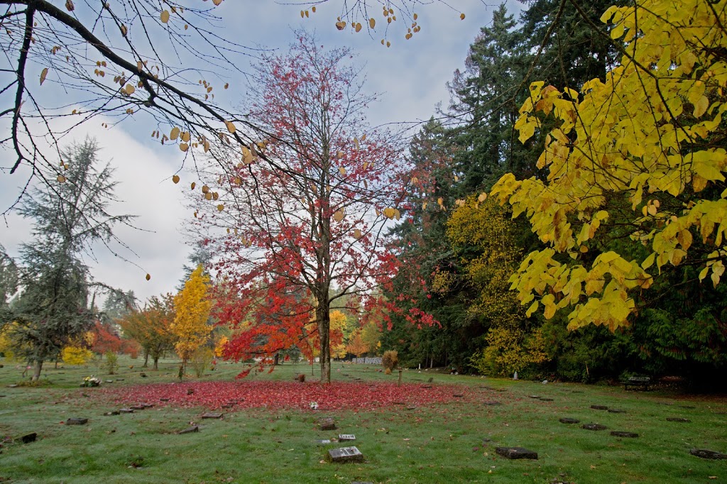 Robinson Memorial Park Cemetery | 621 Robinson St, Coquitlam, BC V3J 0A6, Canada | Phone: (604) 927-6020